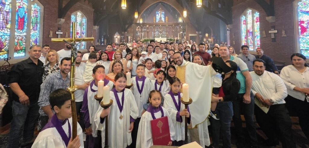 Domingo Misa en Espanol